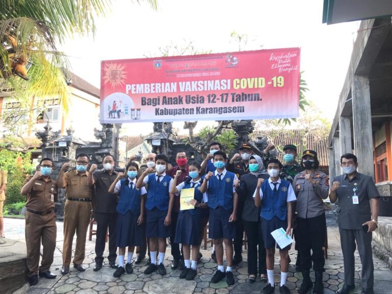KAJARI KARANGASEM HADIRI PENCANANGAN VAKSINASI COVID-19 BAGI ANAK USIA 12 – 17 TAHUN